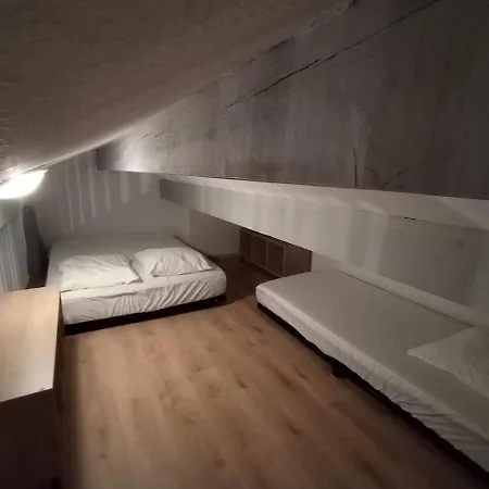 Appartement En Bord D'etang