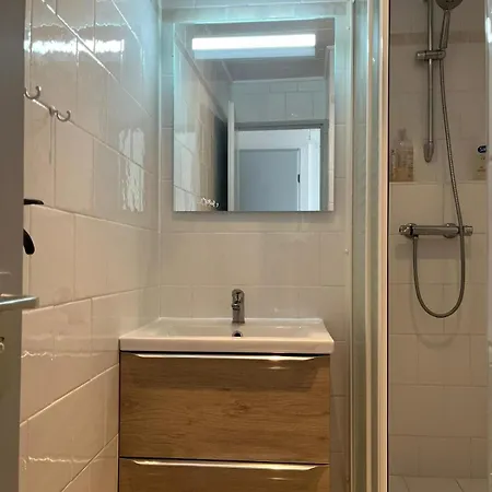 En Bord D'etang * Le Barcarès